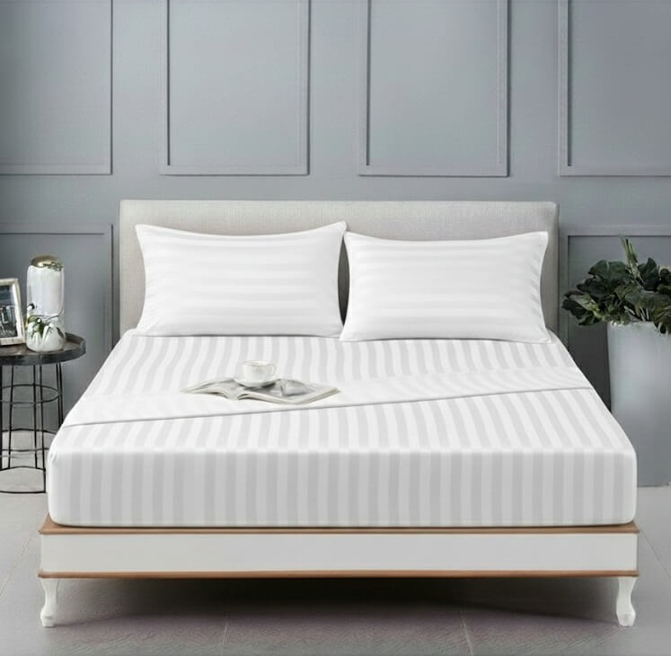 Fitted Sheet with Stripes